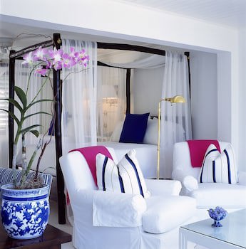 Round Hill Hotel And Villas