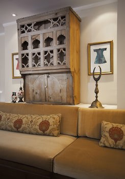 Hotel Sari Konak