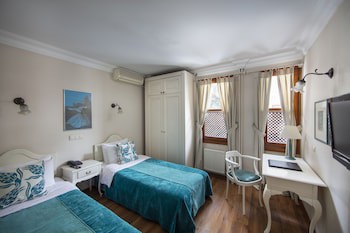 Hotel Sari Konak