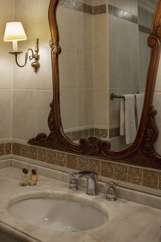Hotel Sari Konak