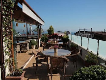 Hotel Sari Konak