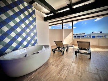 Hard Rock Hotel Riviera Maya (Only Adults And Family)