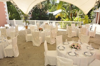 Graycliff Hotel And Restaurant