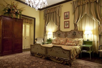 Graycliff Hotel And Restaurant