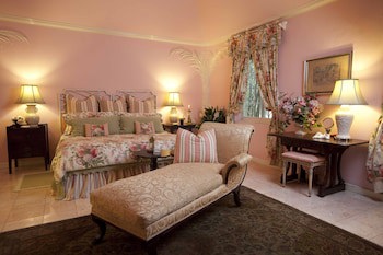 Graycliff Hotel And Restaurant