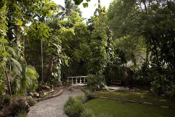 Graycliff Hotel And Restaurant