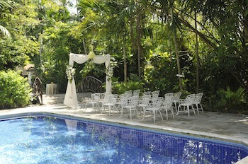 Graycliff Hotel And Restaurant