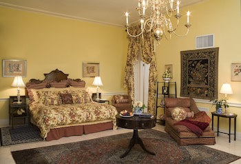 Graycliff Hotel And Restaurant