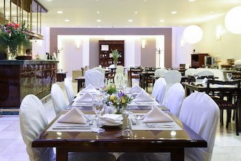 Argenta Tower Hotel & Suites
