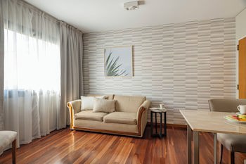 Argenta Tower Hotel & Suites