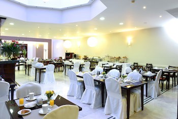 Argenta Tower Hotel & Suites