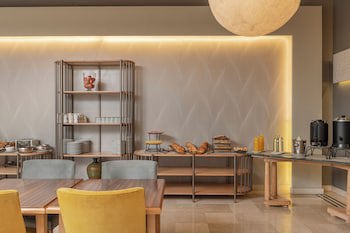 Argenta Tower Hotel & Suites