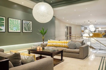 Argenta Tower Hotel & Suites