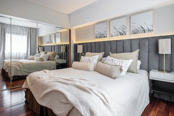 Argenta Tower Hotel & Suites