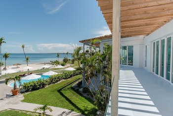 Abaco Beach Resort And Boat Harbour Marina