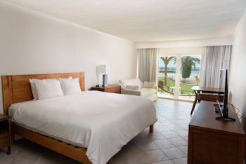 Abaco Beach Resort And Boat Harbour Marina