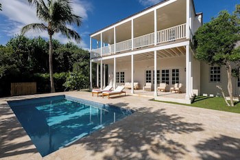 Pink Sands Resort