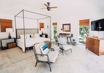 Pink Sands Resort