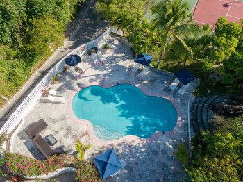 Pink Sands Resort