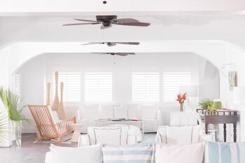 Coral Sands Inn & Cottages