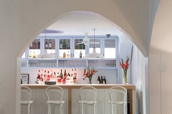 Coral Sands Inn & Cottages