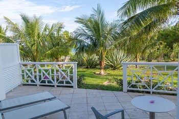 Coral Sands Inn & Cottages