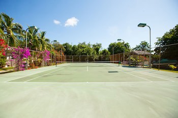 Coral Sands Inn & Cottages