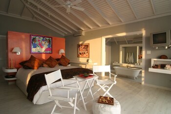Coral Sands Inn & Cottages