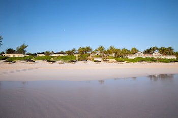 Coral Sands Inn & Cottages