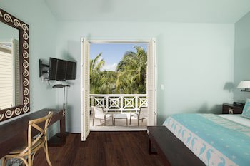 Coral Sands Inn & Cottages