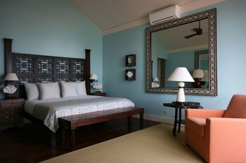 Coral Sands Inn & Cottages