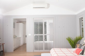 Coral Sands Inn & Cottages