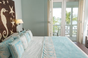 Coral Sands Inn & Cottages