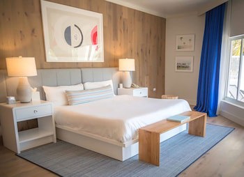 Coral Sands Inn & Cottages