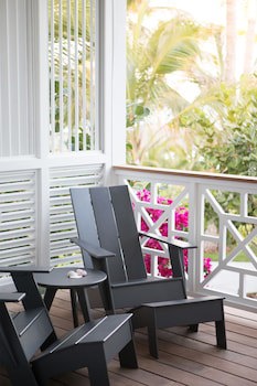 Coral Sands Inn & Cottages