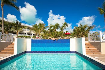 Coral Sands Inn & Cottages