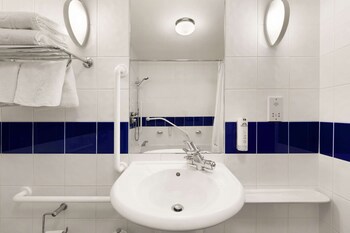 Days Inn By Wyndham Leicester Forest East M1