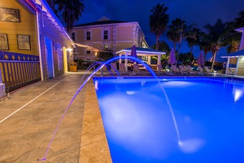Sunshine Suites Resort