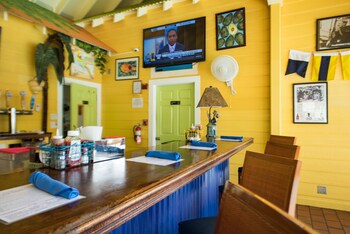 Sunshine Suites Resort