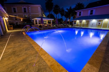 Sunshine Suites Resort