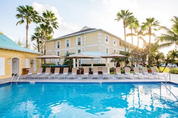 Sunshine Suites Resort