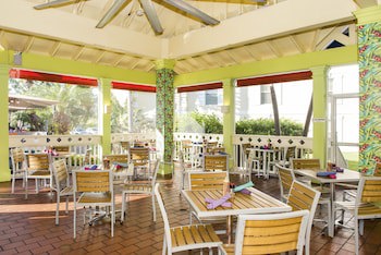 Sunshine Suites Resort