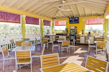 Sunshine Suites Resort