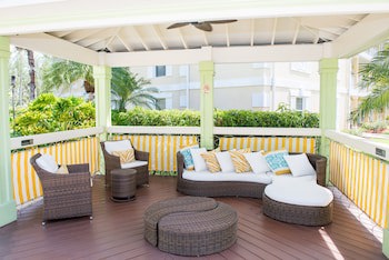 Sunshine Suites Resort