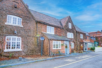 Warwickshire Park Hotel Kenilworth By Belvilla