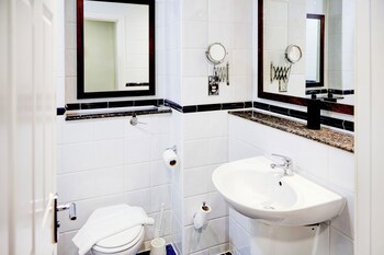 Warwickshire Park Hotel Kenilworth By Belvilla