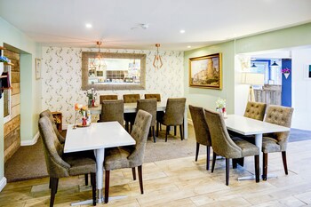Warwickshire Park Hotel Kenilworth By Belvilla