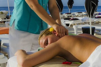 Coral Princess Hotel & Dive Resort