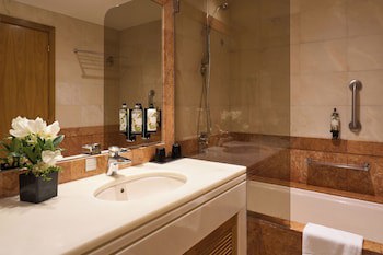 Altis Suites