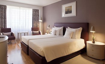 Altis Suites